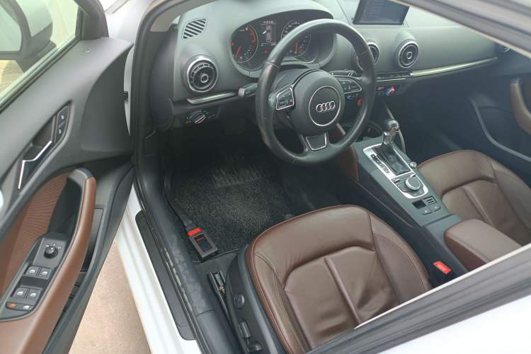 Used Audi A3 2014 Sportback 35 TFSI Automatic Comfort Model Driver Seat