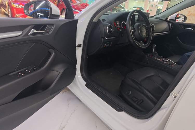 Used Audi A3 2014 Limousine 35 TFSI Automatic Fashion Model Driver Seat