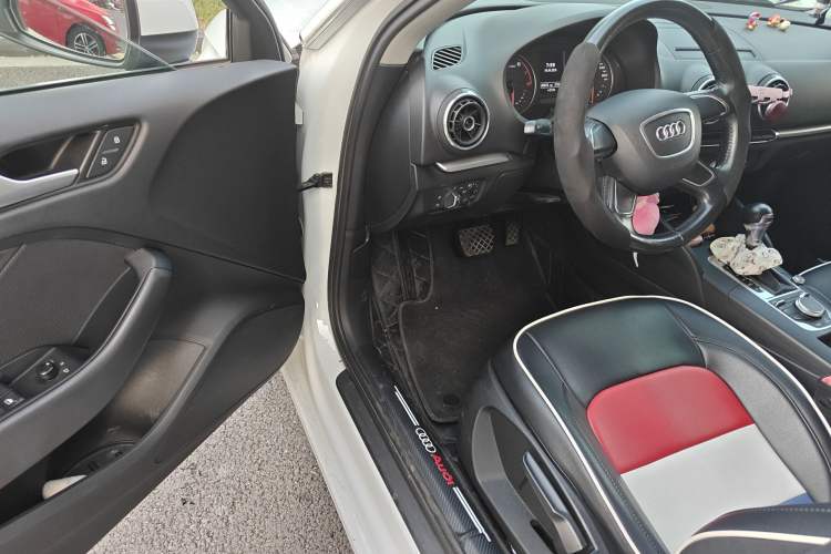 Used Audi A3 2014 Sportback 35 TFSI Automatic Ambition Edition Driver Seat