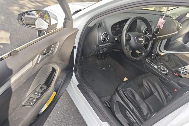 Used Audi A3 2014 Limousine 35 TFSI Automatic Advanced Model Driver Seat