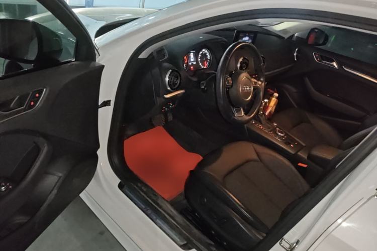 Used Audi A3 2014 Limousine 40 TFSI S line Comfort Model Driver Seat