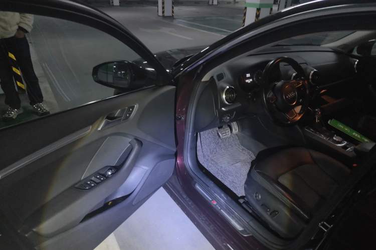 Used Audi A3 2014 Sportback 40 TFSI S line Comfort Model Driver Seat