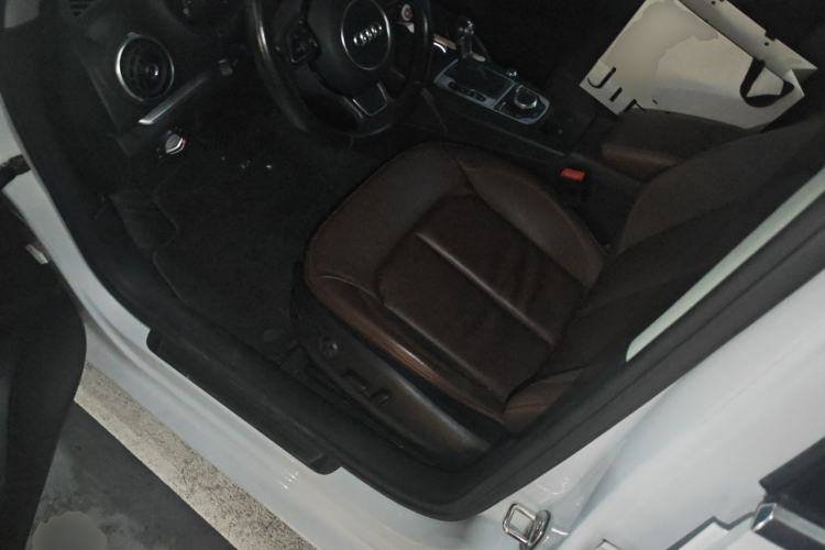 Used Audi A3 2014 Limousine 35 TFSI Automatic Comfort Model Driver Seat