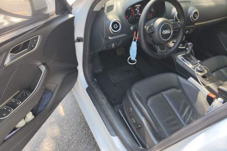 Used Audi A3 2014 Limousine 35 TFSI Automatic Comfort Model Driver Seat