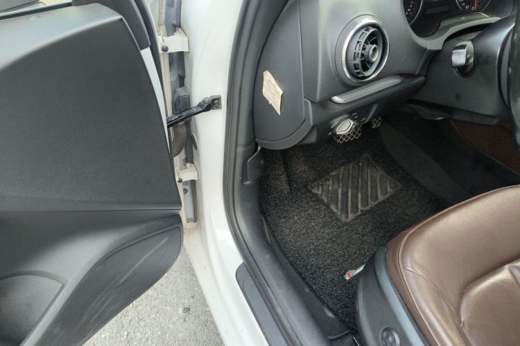 Used Audi A3 2014 Sportback 35 TFSI Automatic Comfort Model Driver Seat