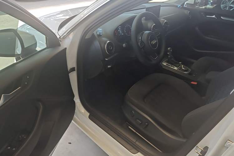 Used Audi A3 2014 Sportback 35 TFSI Automatic Style Edition Driver Seat