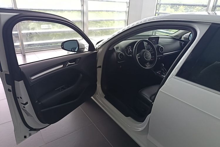 Used Audi A3 2014 Sportback 35 TFSI Automatic Style Edition Driver Seat