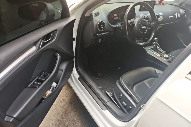 Used Audi A3 2014 Sportback 35 TFSI Automatic Comfort Model Driver Seat