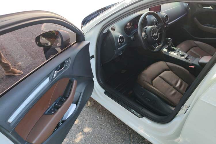 Used Audi A3 2014 Sportback 35 TFSI Automatic Comfort Model Driver Seat