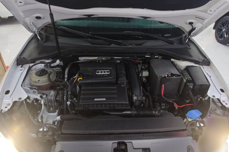 Used Audi A3 2014 Limousine 35 TFSI Automatic Fashion Model Engine Bay