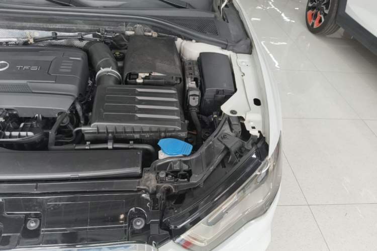 Used Audi A3 2014 Limousine 40 TFSI S line Comfort Model Engine Bay Left