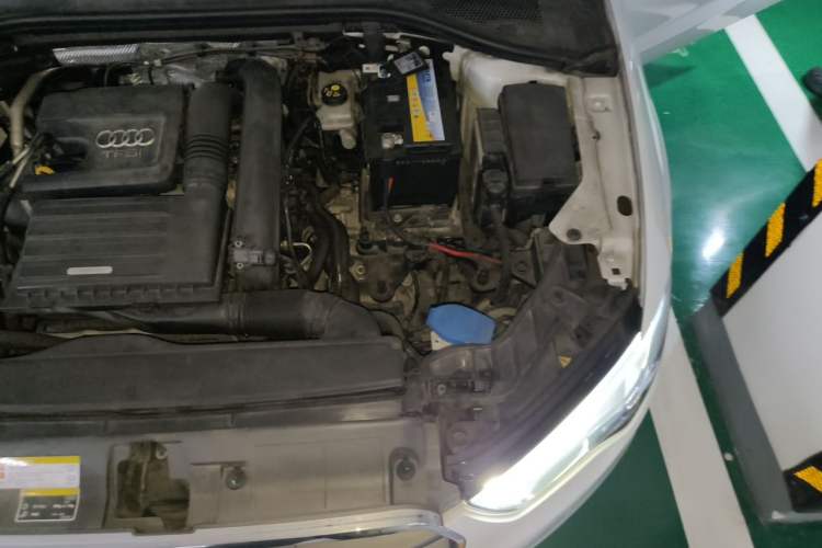 Used Audi A3 2014 Sportback 35 TFSI Automatic Style Edition Engine Bay Left