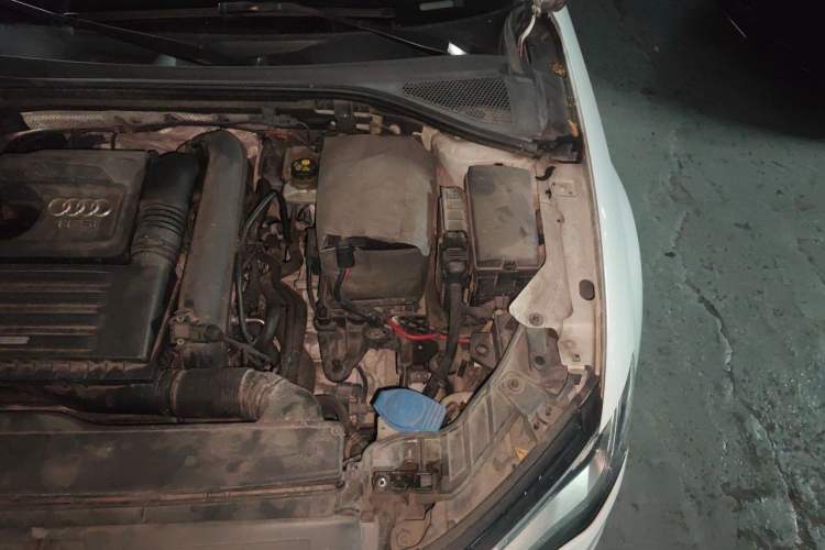 Used Audi A3 2014 Limousine 35 TFSI Automatic Luxury Model Engine Bay Left