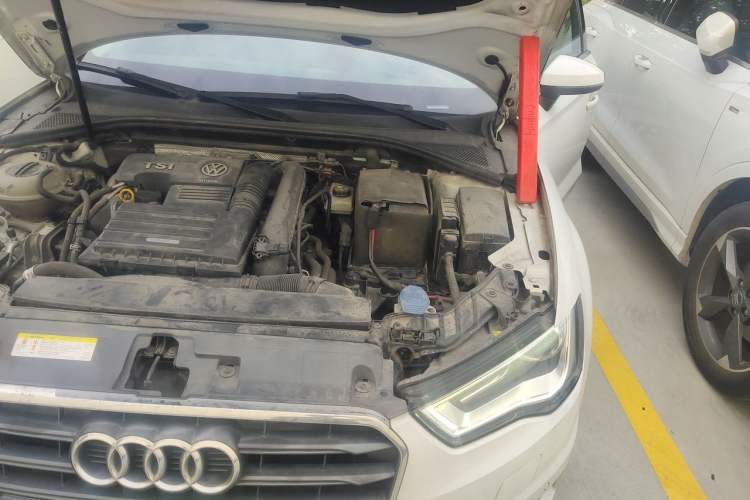 Used Audi A3 2014 Limousine 35 TFSI Automatic Fashion Model Engine Bay Left