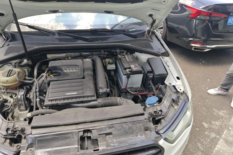 Used Audi A3 2014 Limousine 35 TFSI Automatic Comfort Model Engine Bay Left