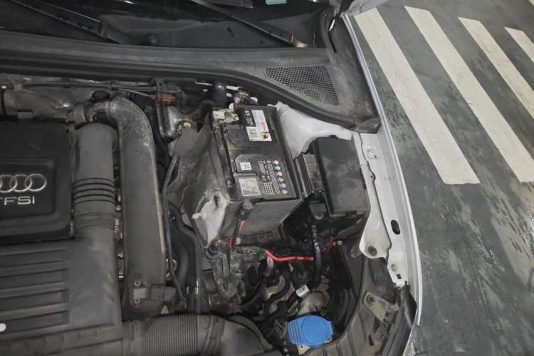 Used Audi A3 2014 Limousine 35 TFSI Automatic Comfort Model Engine Bay Left