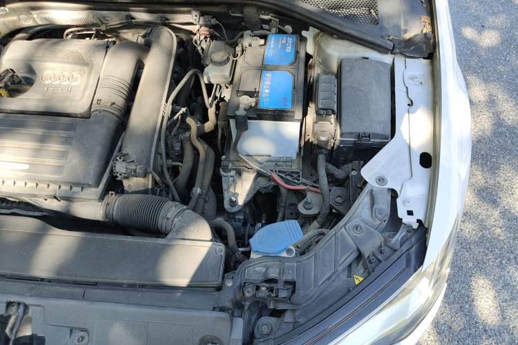 Used Audi A3 2014 Limousine 35 TFSI Automatic Comfort Model Engine Bay Left