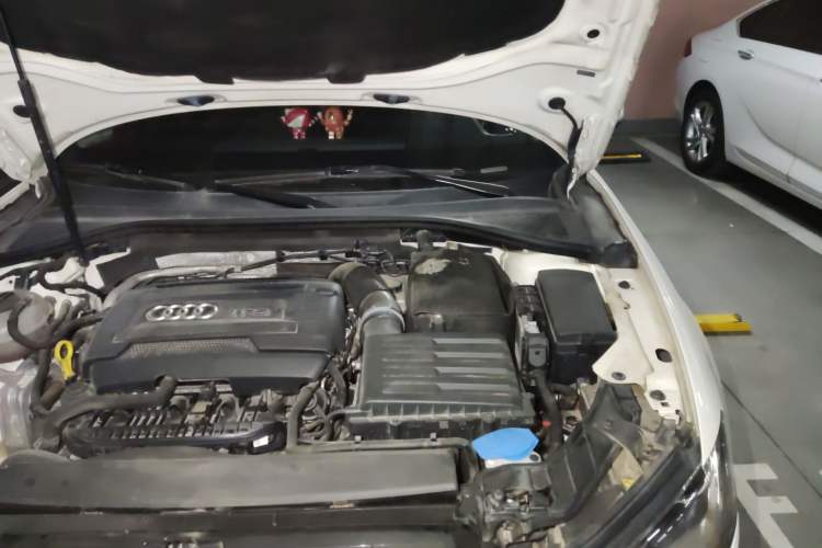 Used Audi A3 2014 Limousine 40 TFSI S line Comfort Model Engine Bay Left