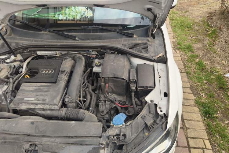 Used Audi A3 2014 Limousine 35 TFSI Automatic Comfort Model Engine Bay Left
