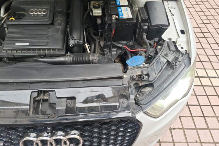 Used Audi A3 2014 Sportback 35 TFSI Automatic Style Edition Engine Bay Left