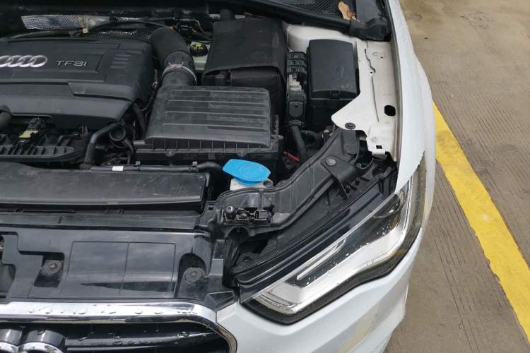 Used Audi A3 2014 Limousine 40 TFSI S line Comfort Model Engine Bay Left