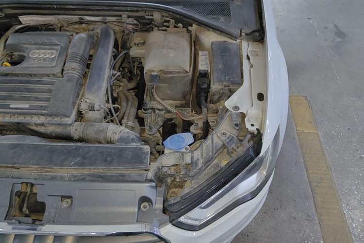 Used Audi A3 2014 Limousine 35 TFSI Automatic Fashion Model Engine Bay Left