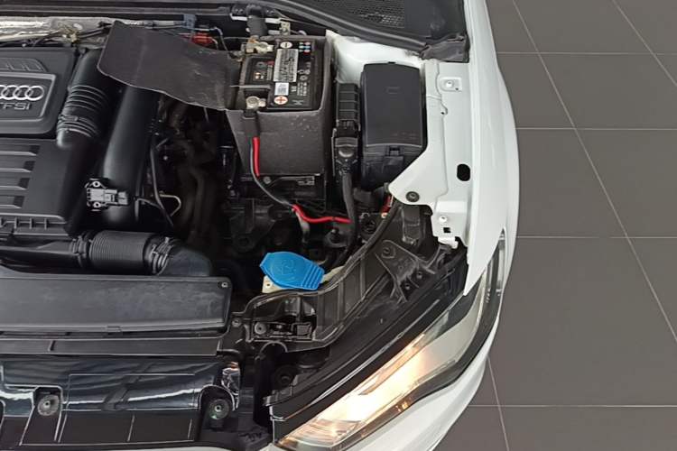 Used Audi A3 2014 Sportback 35 TFSI Automatic Style Edition Engine Bay Left