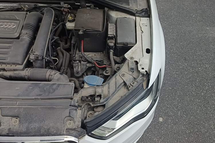 Used Audi A3 2014 Sportback 35 TFSI Automatic Style Edition Engine Bay Left