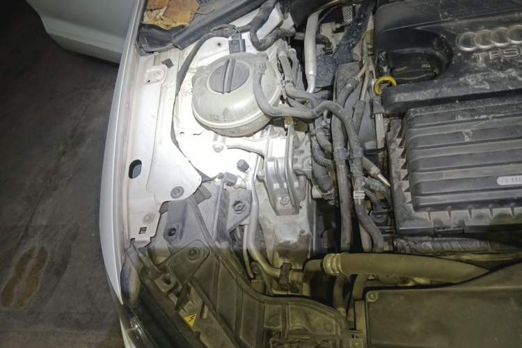Used Audi A3 2014 Limousine 35 TFSI Automatic Comfort Model Engine Bay Right
