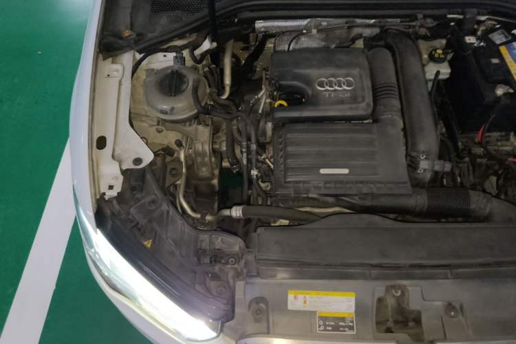 Used Audi A3 2014 Sportback 35 TFSI Automatic Style Edition Engine Bay Right