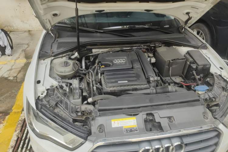 Used Audi A3 2014 Sportback 35 TFSI Automatic Style Edition Engine Bay Right