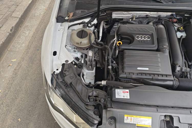 Used Audi A3 2014 Limousine 35 TFSI Automatic Advanced Model Engine Bay Right