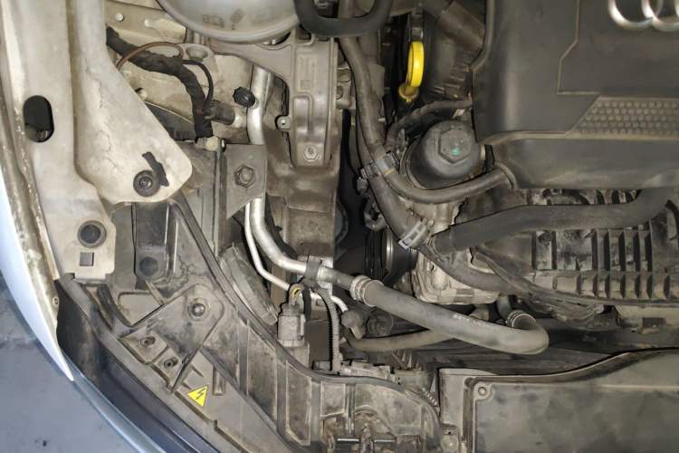 Used Audi A3 2014 Limousine 40 TFSI S line Comfort Model Engine Bay Right