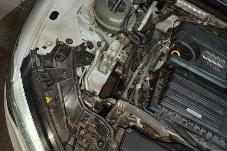 Used Audi A3 2014 Sportback 35 TFSI Automatic Comfort Model Engine Bay Right