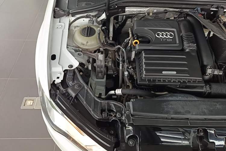Used Audi A3 2014 Sportback 35 TFSI Automatic Style Edition Engine Bay Right