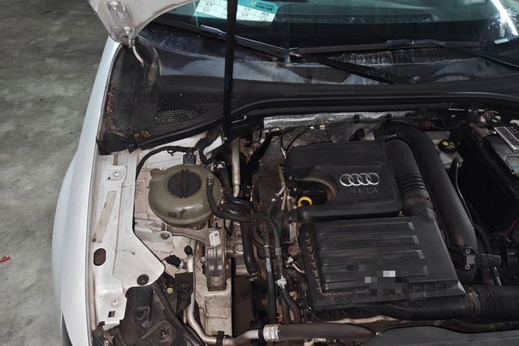 Used Audi A3 2014 Limousine 35 TFSI Automatic Fashion Model Engine Bay Right