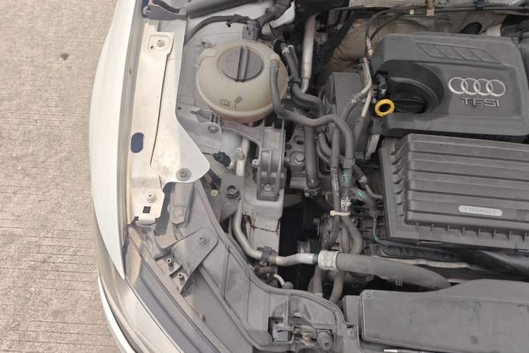 Used Audi A3 2014 Sportback 35 TFSI Automatic Style Edition Engine Bay Right