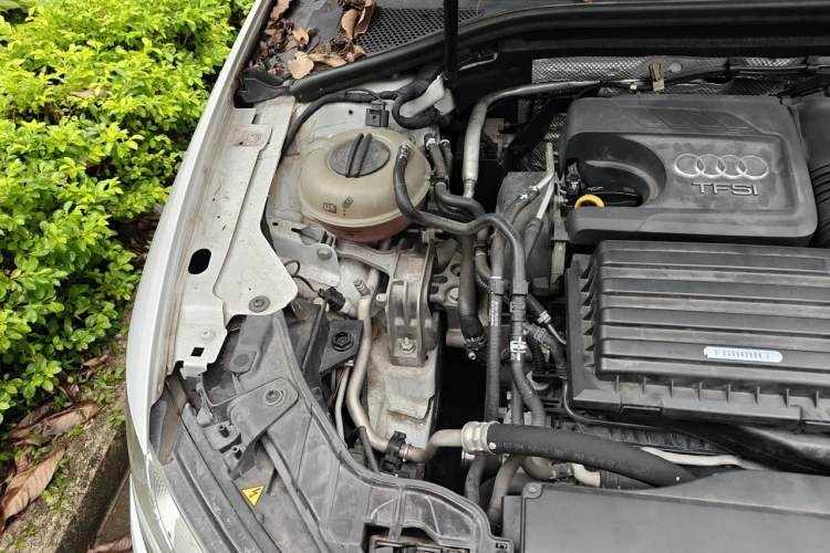 Used Audi A3 2014 Sportback 35 TFSI Automatic Comfort Model Engine Bay Right