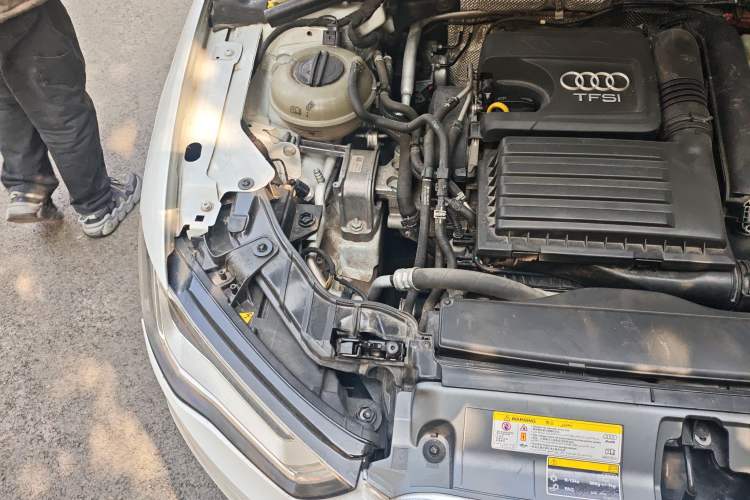 Used Audi A3 2014 Sportback 35 TFSI Automatic Comfort Model Engine Bay Right