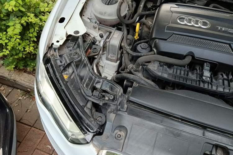 Used Audi A3 2014 Sportback 40 TFSI S line Luxury Model Engine Bay Right