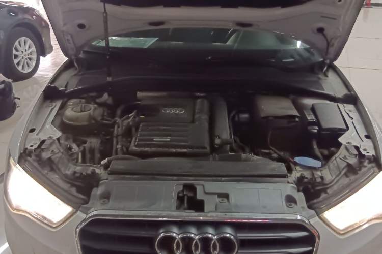 Used Audi A3 2014 Limousine 35 TFSI Automatic Fashion Model Engine Bay