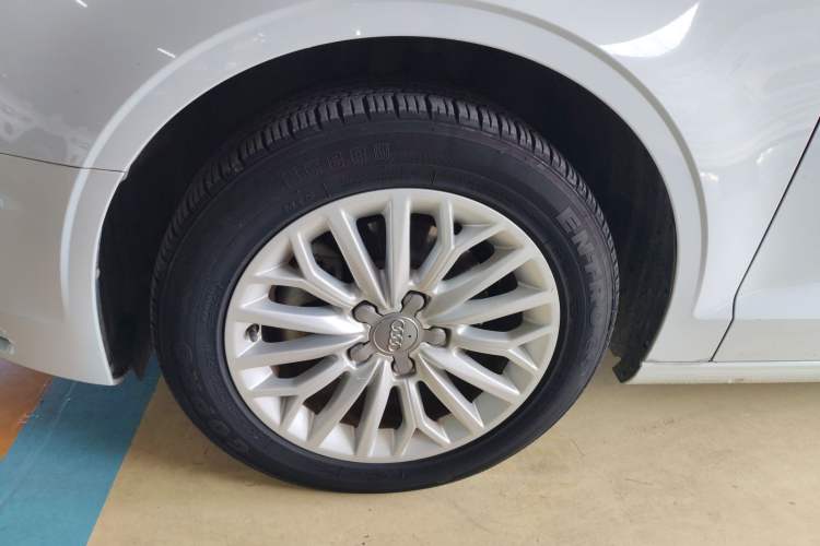 Used Audi A3 2014 Limousine 35 TFSI Automatic Advanced Model Exterior 4