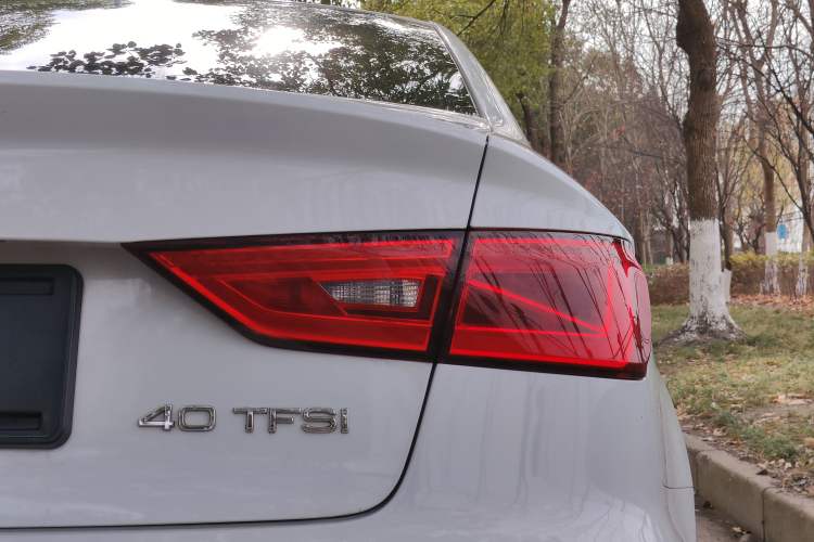Used Audi A3 2014 Limousine 40 TFSI S line Comfort Model Exterior 7