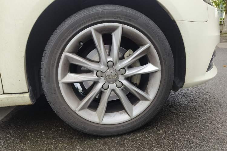 Used Audi A3 2014 Sportback 35 TFSI Automatic Ambition Edition Exterior 7