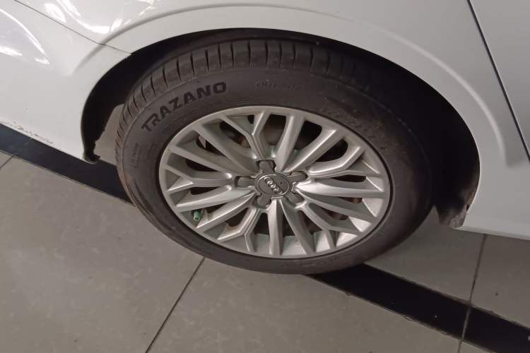 Used Audi A3 2014 Limousine 35 TFSI Automatic Fashion Model Exterior 8