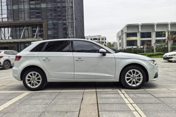 Used Audi A3 2014 Sportback 35 TFSI Automatic Ambition Edition Exterior 9