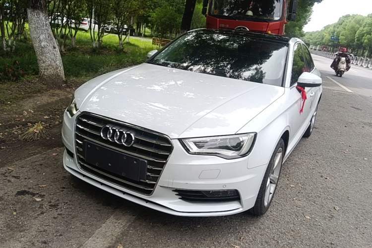 Used Audi A3 2014 Limousine 35 TFSI Automatic Comfort Model Guazi used car, China used car export, Used car for sale, Used cars, Cheapest cars for sale