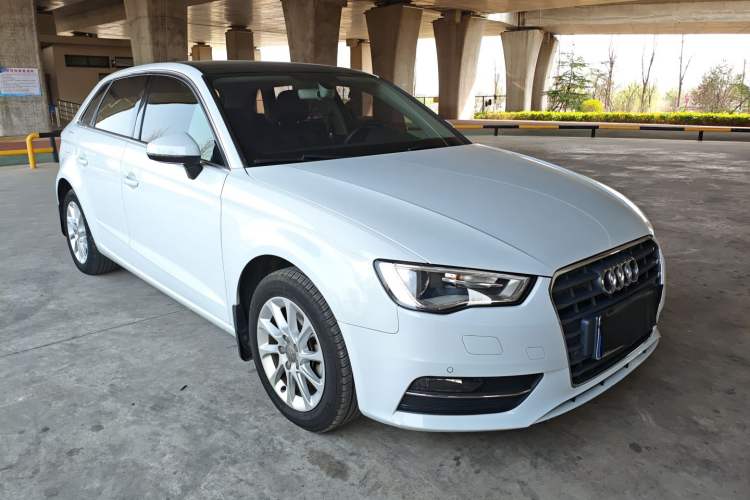 Used Audi A3 2014 Sportback 35 TFSI Automatic Style Edition Front Right 45 Deg