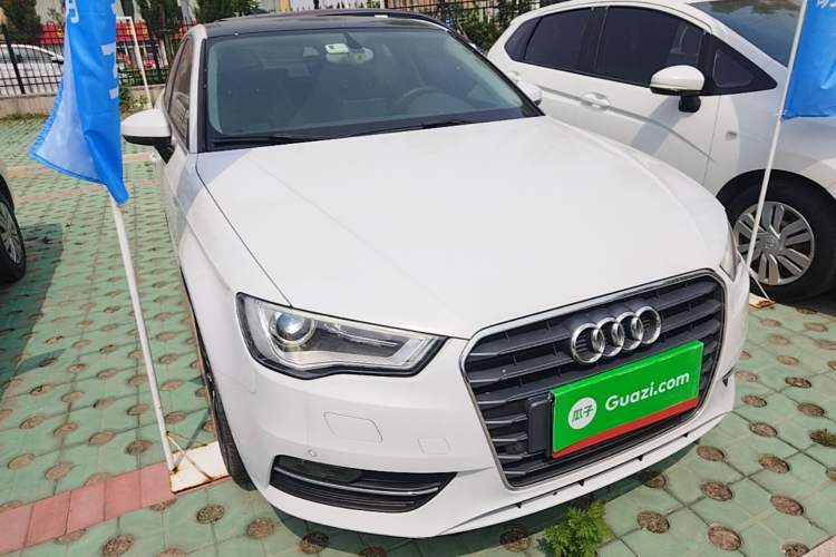 Used Audi A3 2014 Sportback 35 TFSI Automatic Comfort Model Front Right 45 Deg