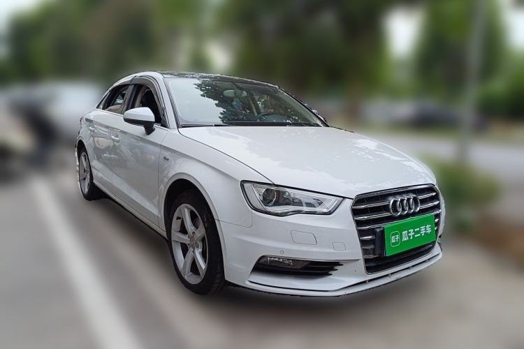 Used Audi A3 2014 Limousine 35 TFSI Automatic Comfort Model Front Right 45 Deg